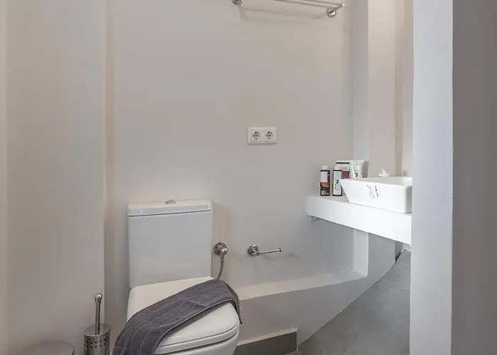 Aqua Iii Villa Élaphonèse